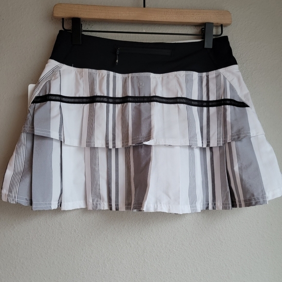 Lululemon Run: Pace Setter Skirt (Regular) size 4 NWT - Picture 8 of 10
